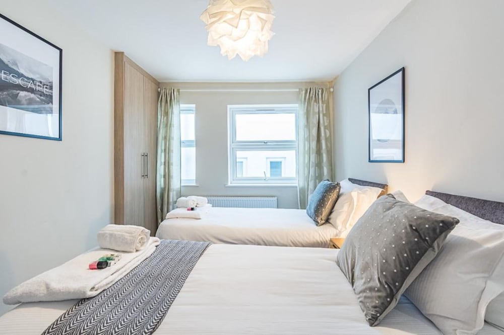 Фото Luxurious Modern One Bedroom Apartment