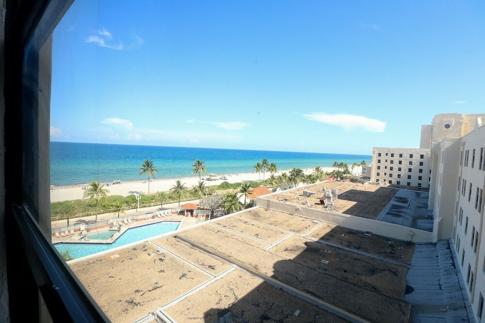 Фото 786 Partial Ocean Hollywood Beach