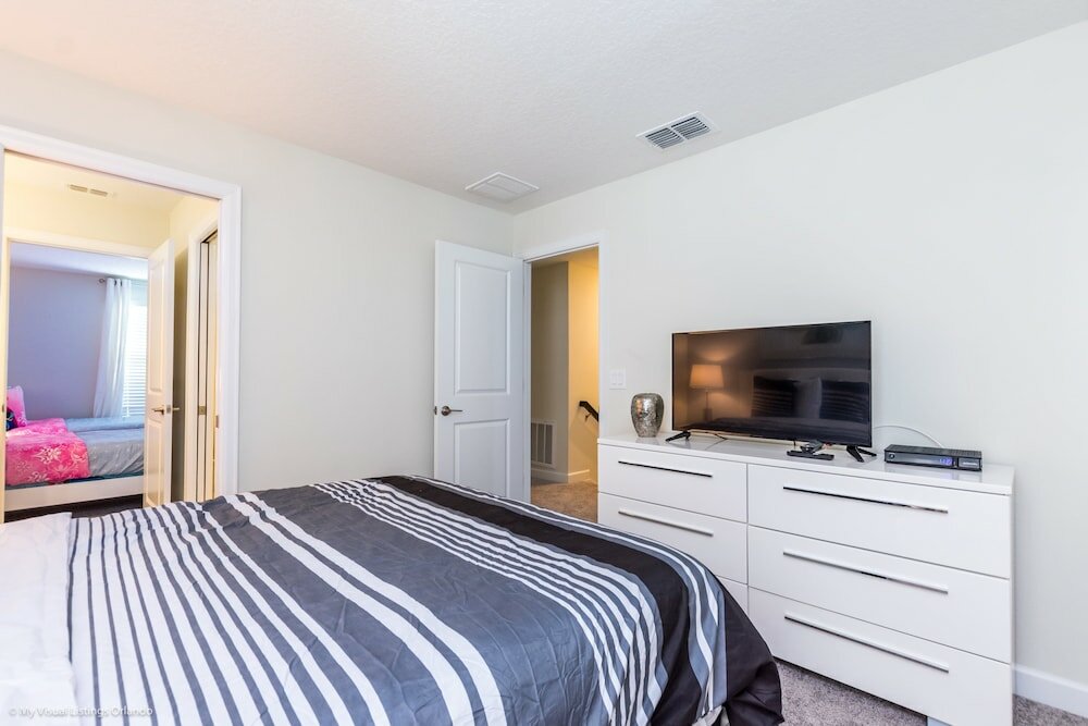 Фото 6 Bedroom Fiji Model at Champions Gate