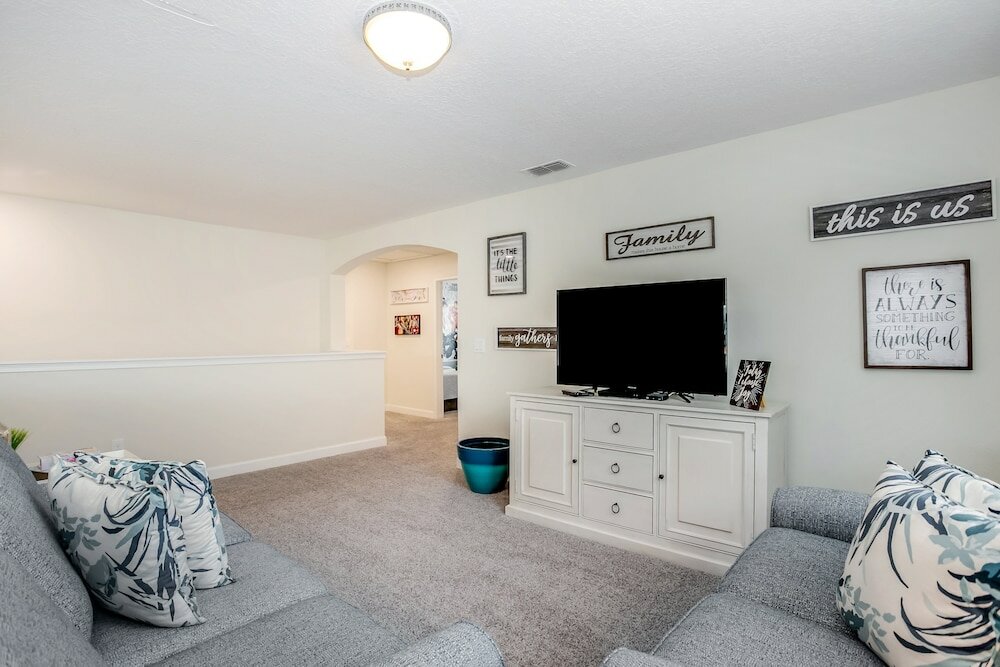 Фото 5 Bed 4 Ba Villa with Game Room, Pool & SPA