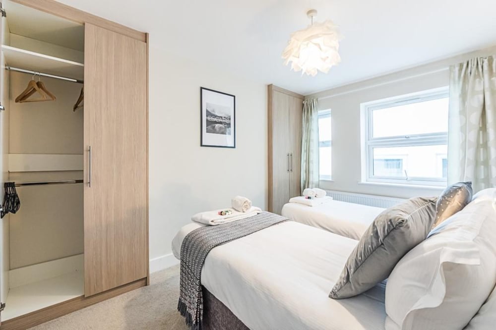 Фото Luxurious Modern One Bedroom Apartment