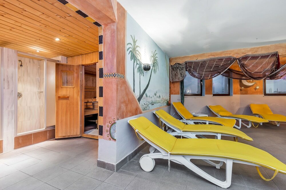 Фото Hotel Sylvia by Skinetworks