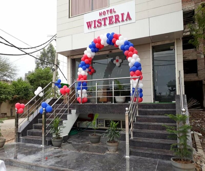 Гостиница Hotel Wisteria