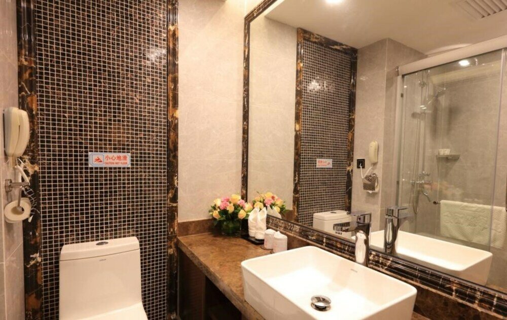 Фото Five Rams City Hotel