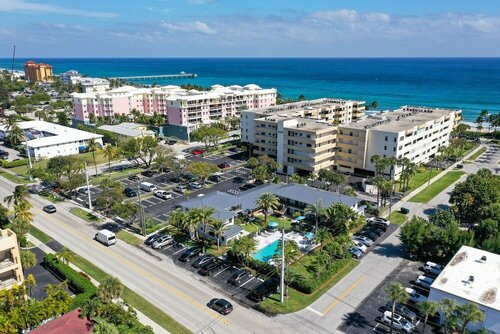 Внешний вид отеля Tropic Isle Beach Resort в Дирфилд-Бич, фото 1