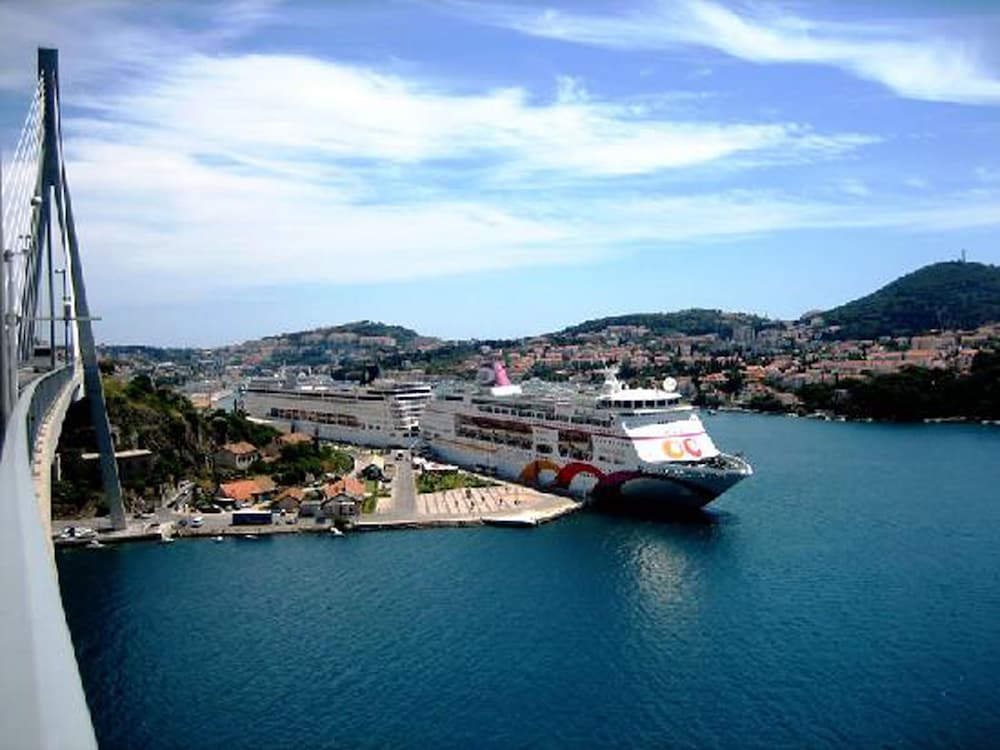 Фото Modern Apartment in Mocici With Terrace