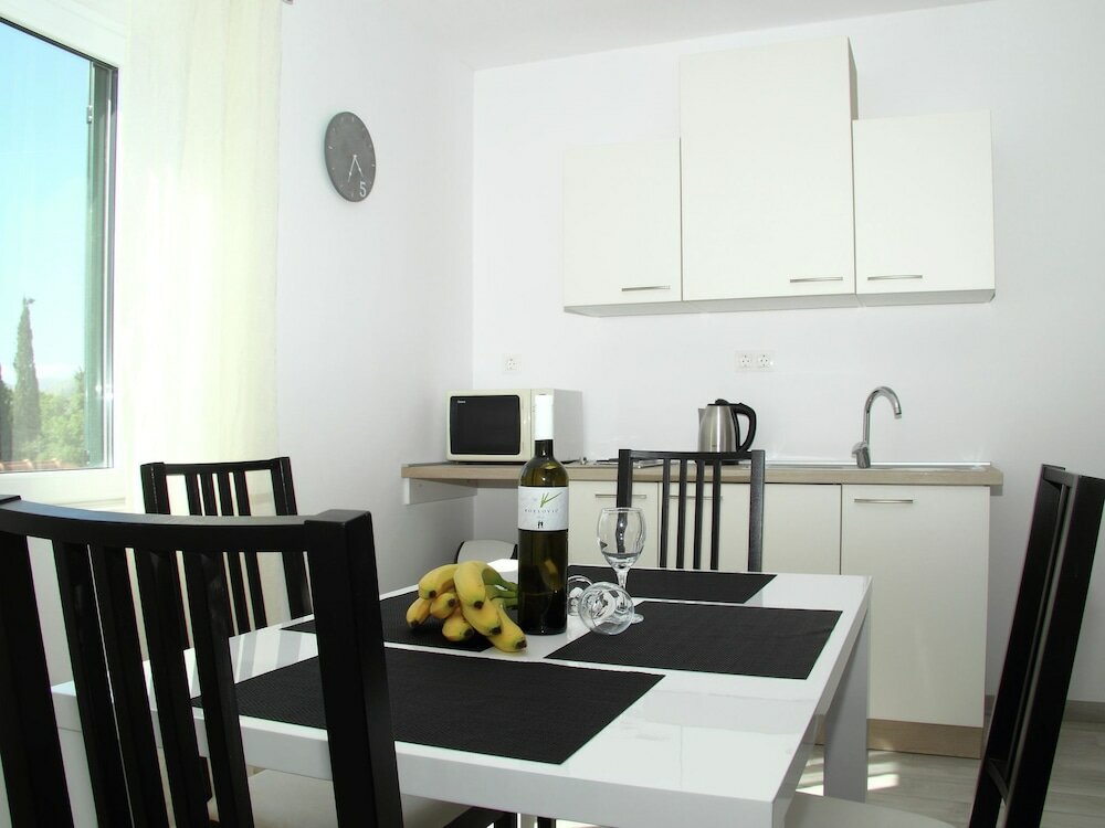 Фото Modern Apartment in Mocici With Terrace