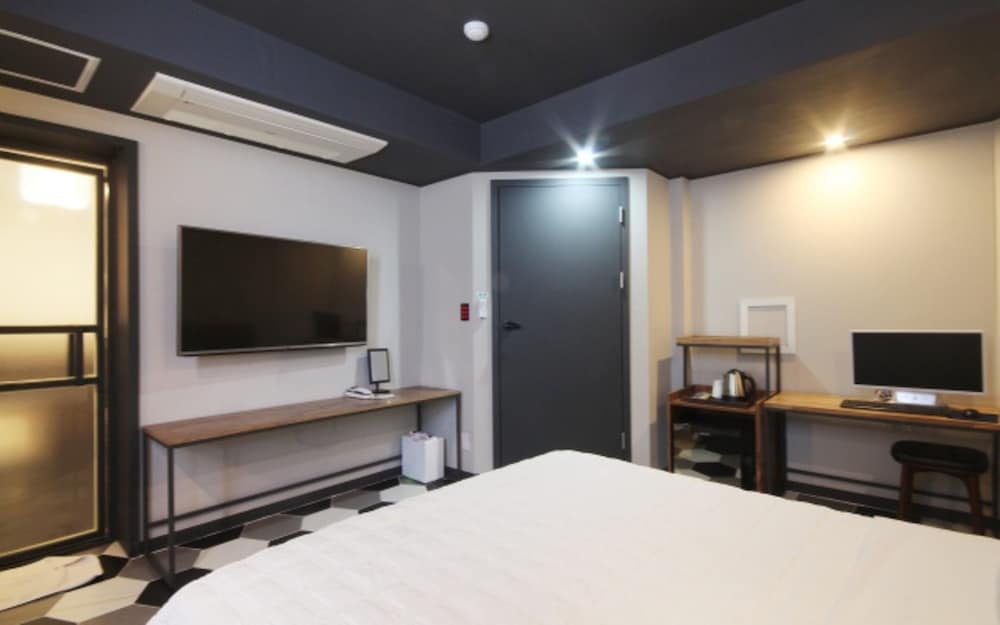 Фото Brown-dot Changwon Myeongseo Convention