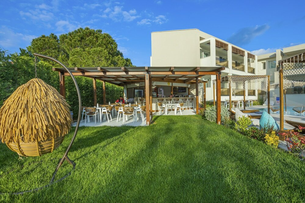 Фото Mirablue Luxury Residences