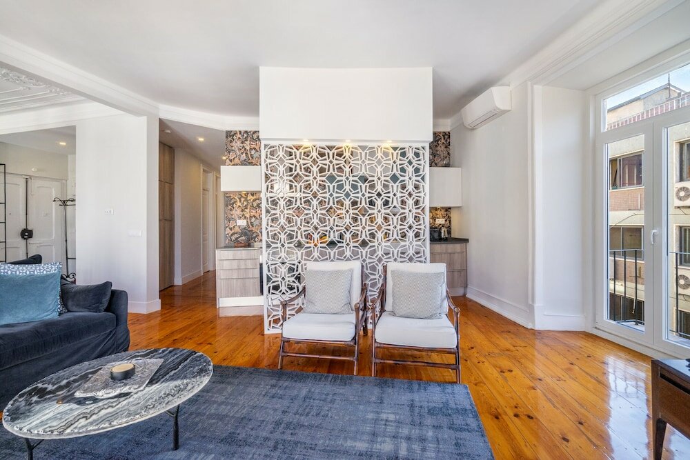 Фото Luxurious Art Deco 3 Br