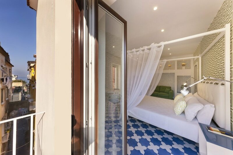 Апартаменты Luxury Four Bedroom Home