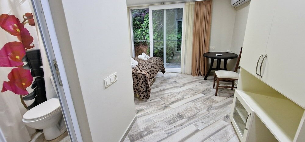 Фото Гостевой дом Holiday House Green Cape Batumi