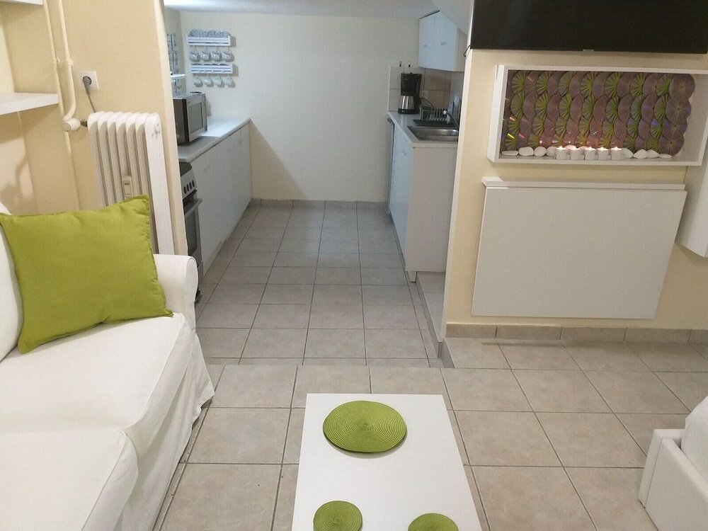 Фото Urban Minimalist Studio Apt. near Pagrati Park