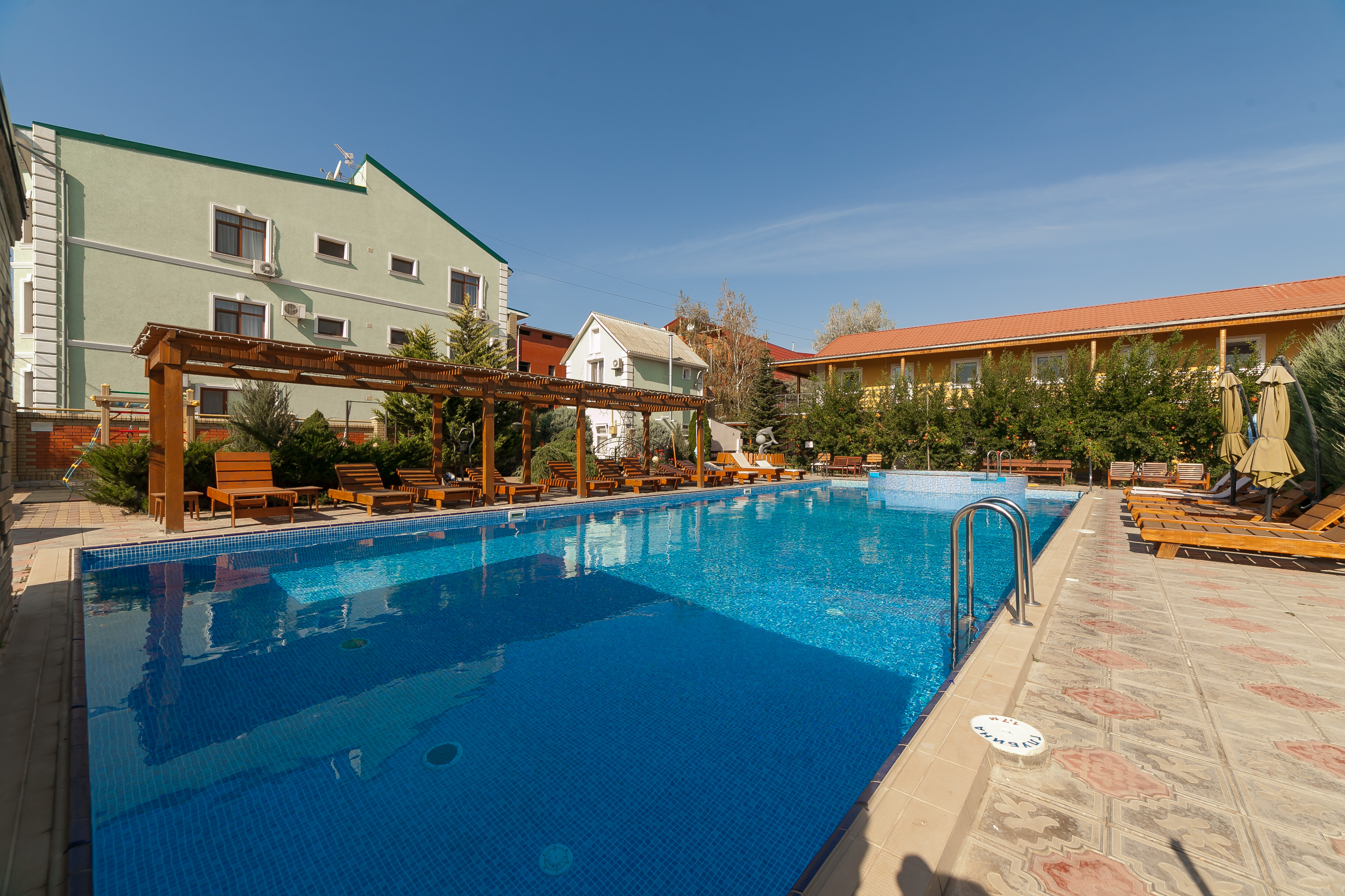 Фото отеля 2