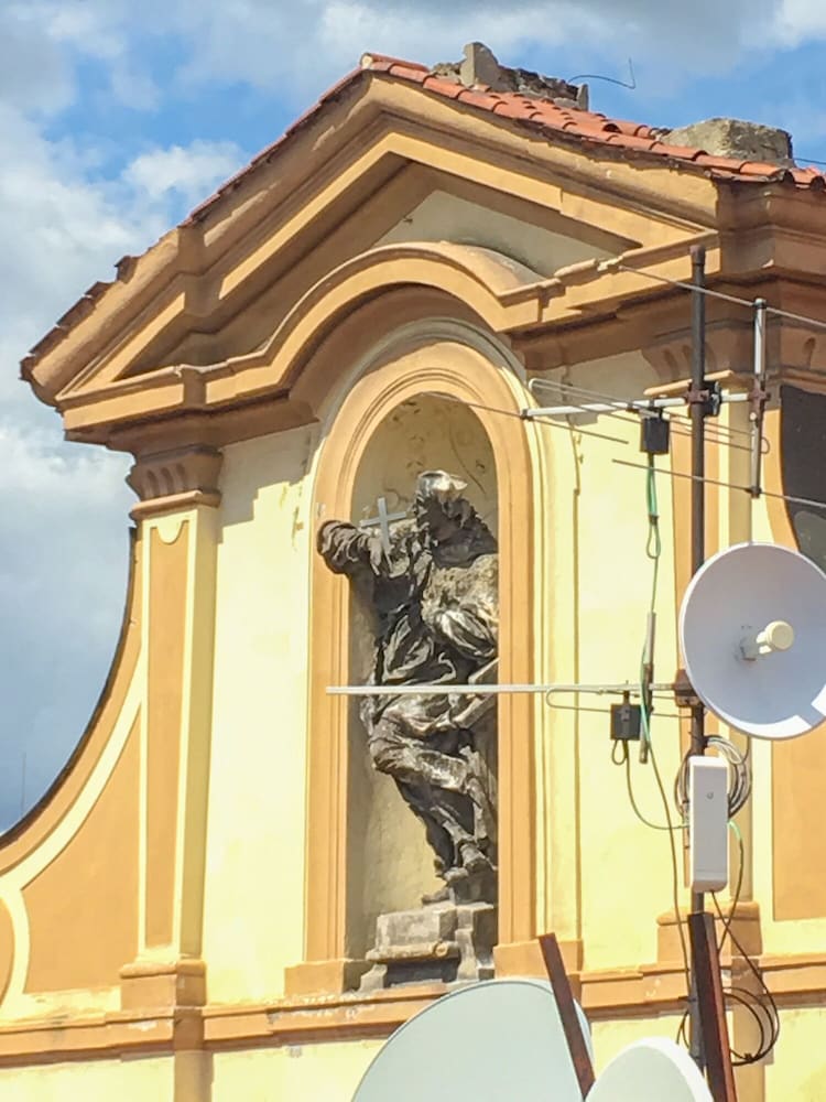 Фото Incredible 2Br Loft in Heart of Prague