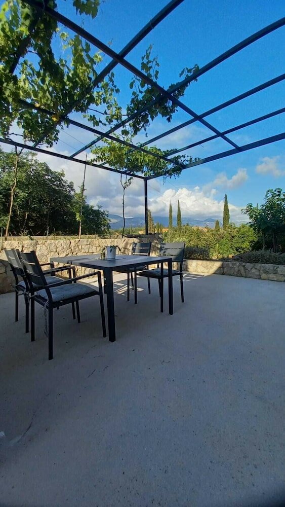 Фото Modern Apartment in Mocici With Terrace