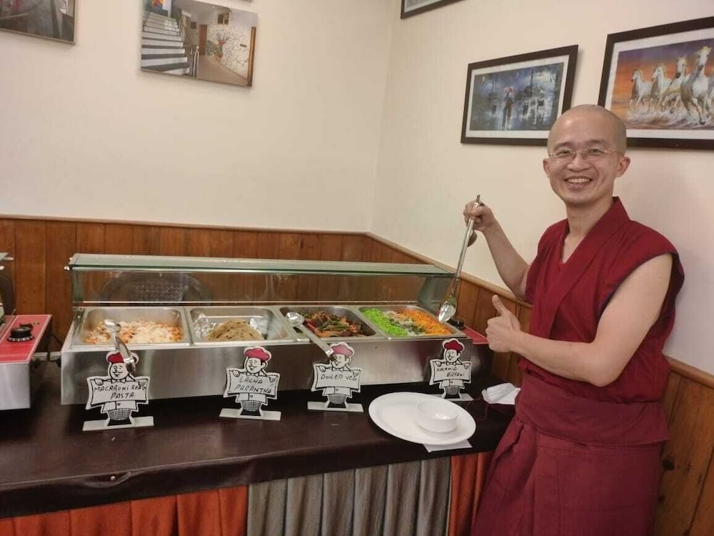 Фото The Posh hotel