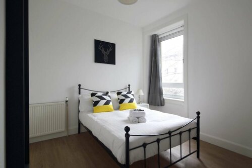 Гостиница 1 Bedroom Flat In Edinburgh в Эдинбурге