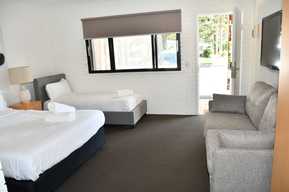 Фото Lakeside Inn Illawarra