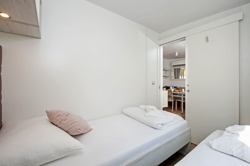 Фото Mediteran kamp Mobile Homes in Camping Puntica