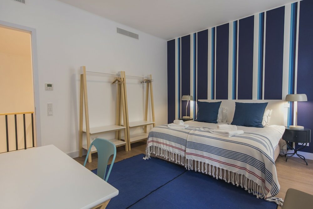 Фото High Ceiling Duplex Apt Cais do Sodre