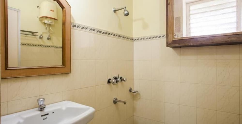 Фото Hotel Lee Garden