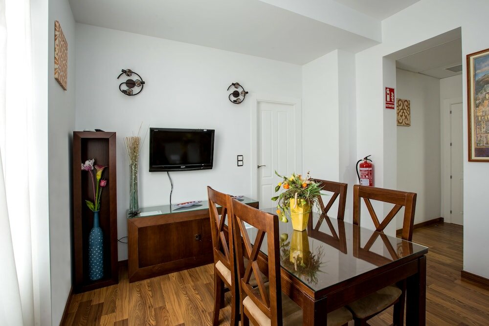 Фото Apartamentos Lonja del Marques