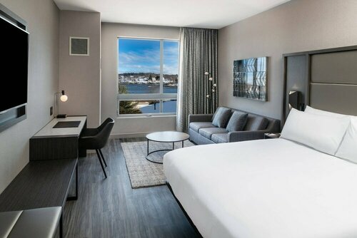 Гостиница Ac Hotel by Marriott Portsmouth в Портсмуте