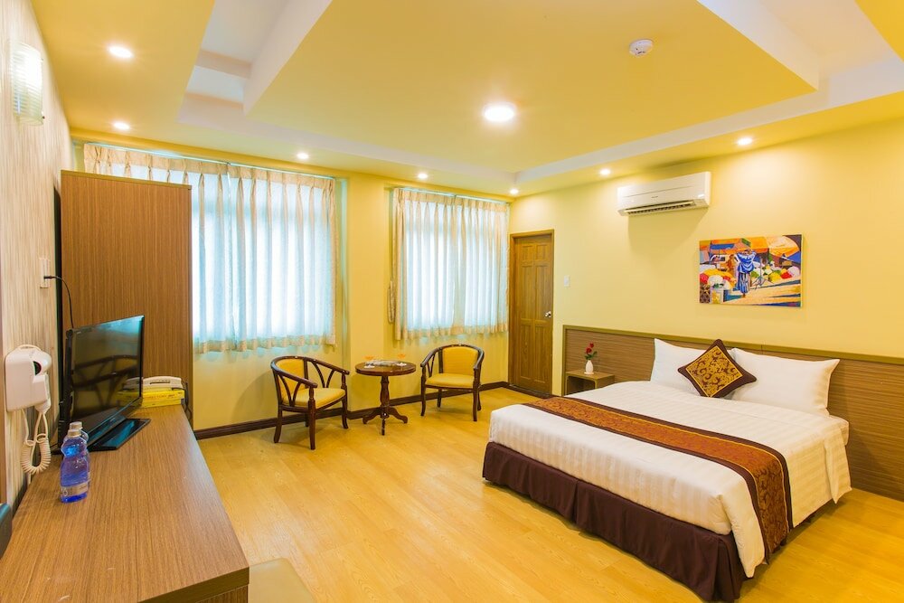 Фото Golden Gate China Town Hotel