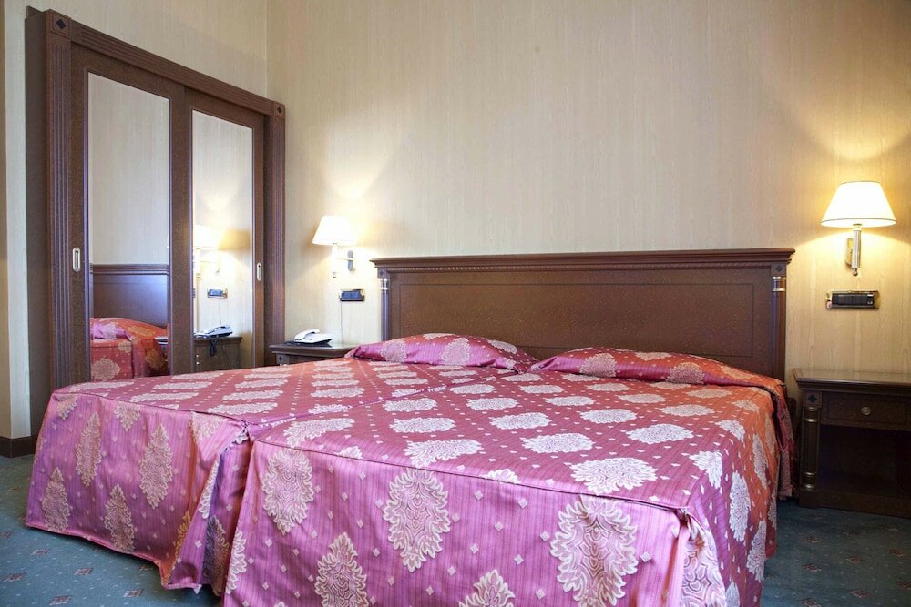 Фото Hotel Jolly