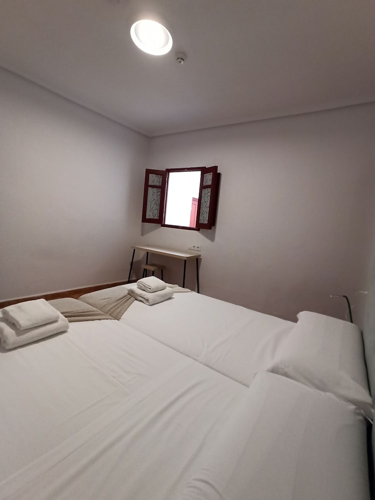 Фото Vivian's Guest House