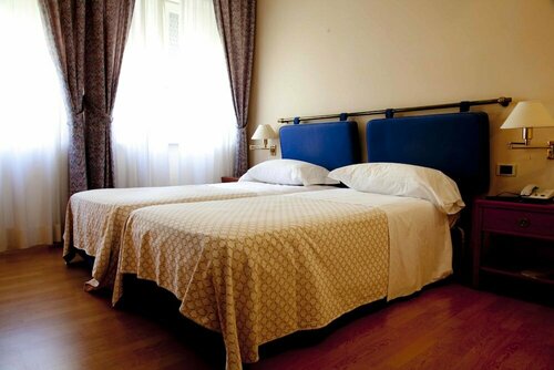 Гостиница Hotel Jolly