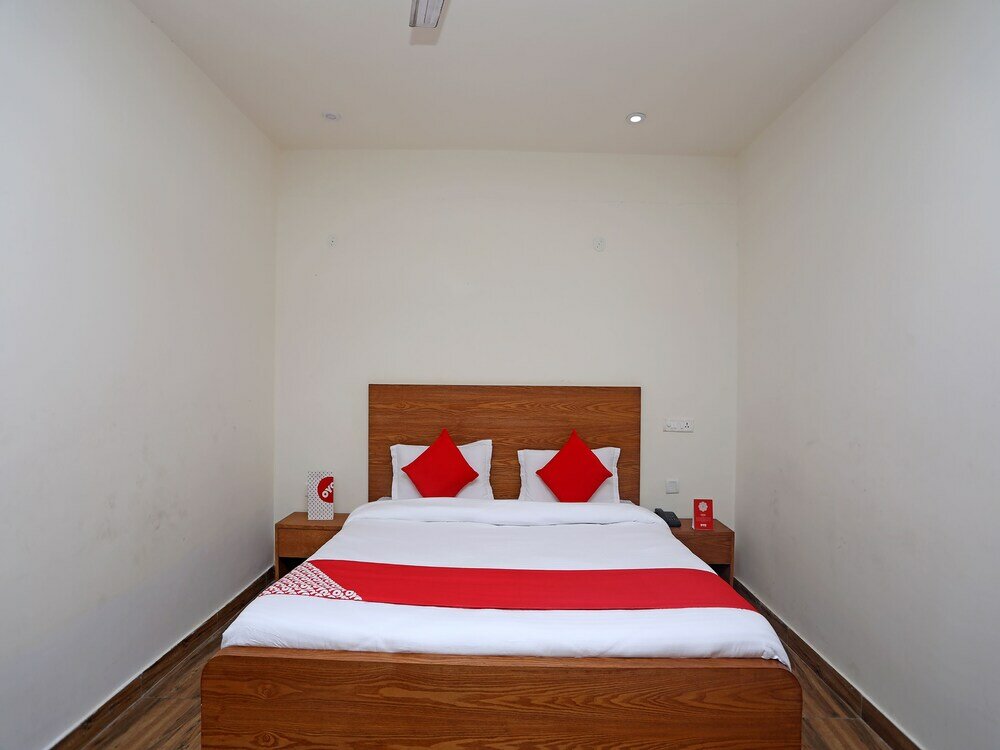 Фото Oyo 18347 Hotel Mountain Inn