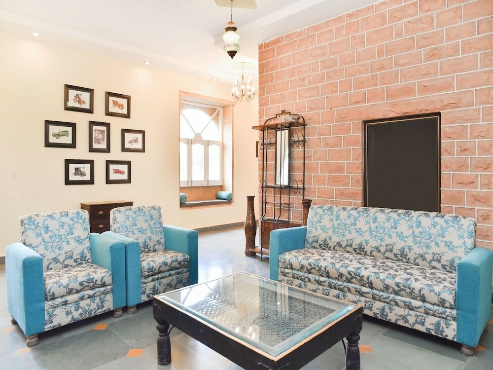 Фото Capital O 35409 Hotel Megh Niwas