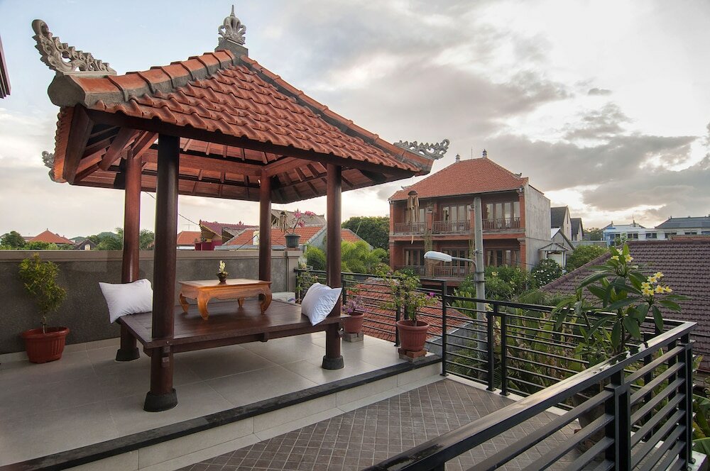 Фото Suwardika Homestay and Dormitory - Hostel