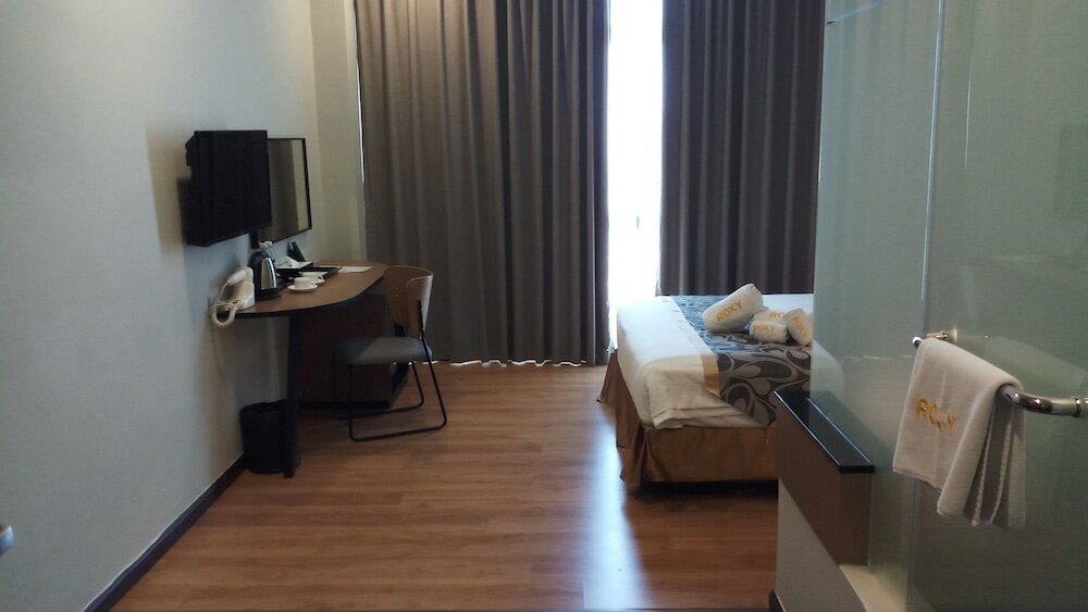 Фото Отель Roxy Hotel and Apartments