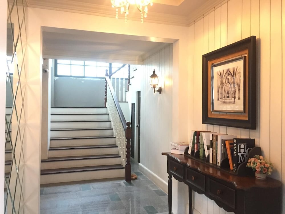 Фото M. Swita - Adults Only