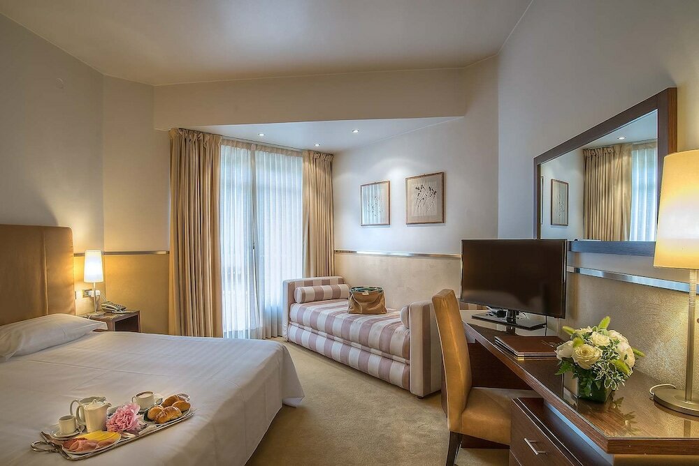 Фото Mini Palace Hotel