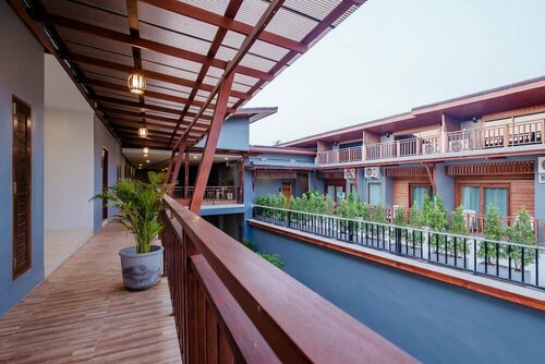 Lanta Ray Bay Hotel