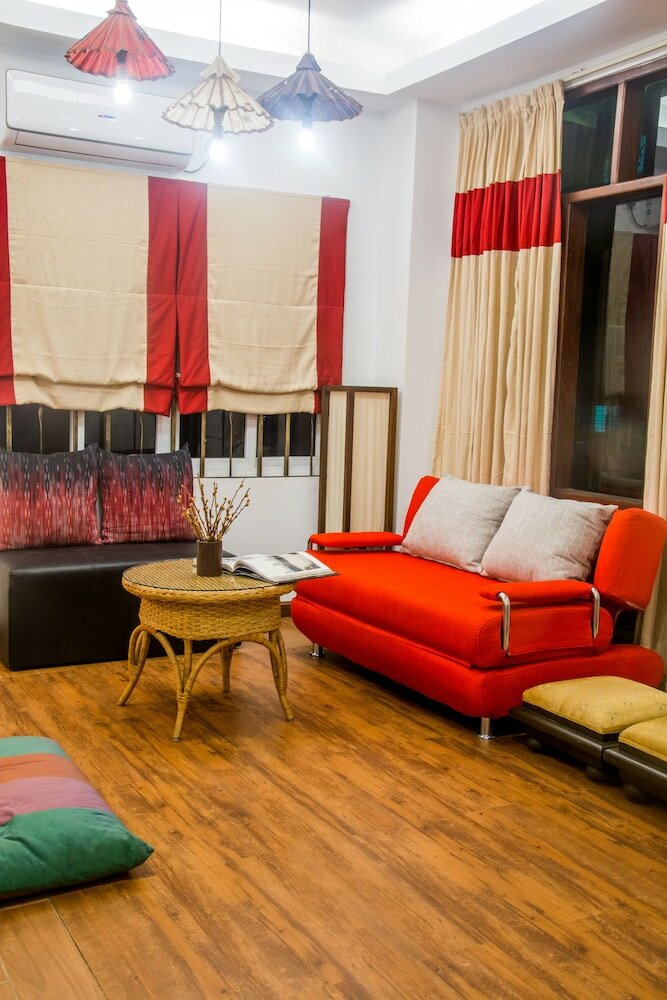 Фото Woodside Inn & Serviced Apartments