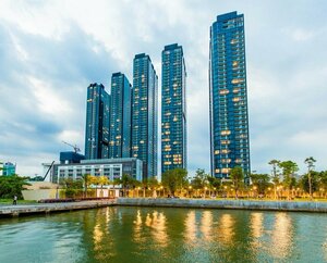 Luxury Apartmentel Vinhomes Golden River (Ho Chi Minh City, Ton Duc Thang Street), hotel