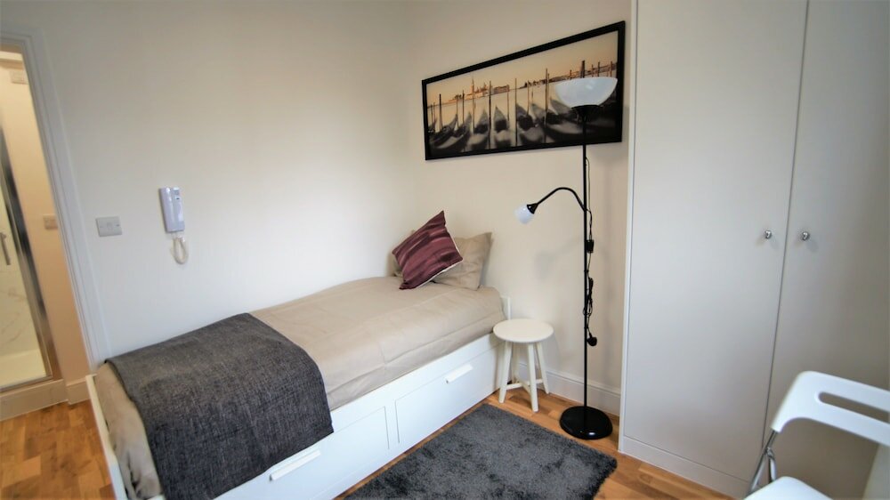 Фото Ifield Road