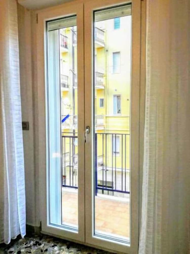 Фото Dimora Mastcarrir - Moderne camere in centro