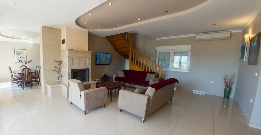 Фото Luxury villa Imperial - with the vineyard views