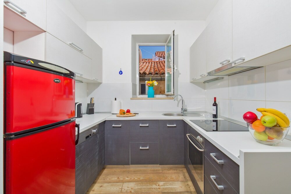 Фото Apartment & Room Joy