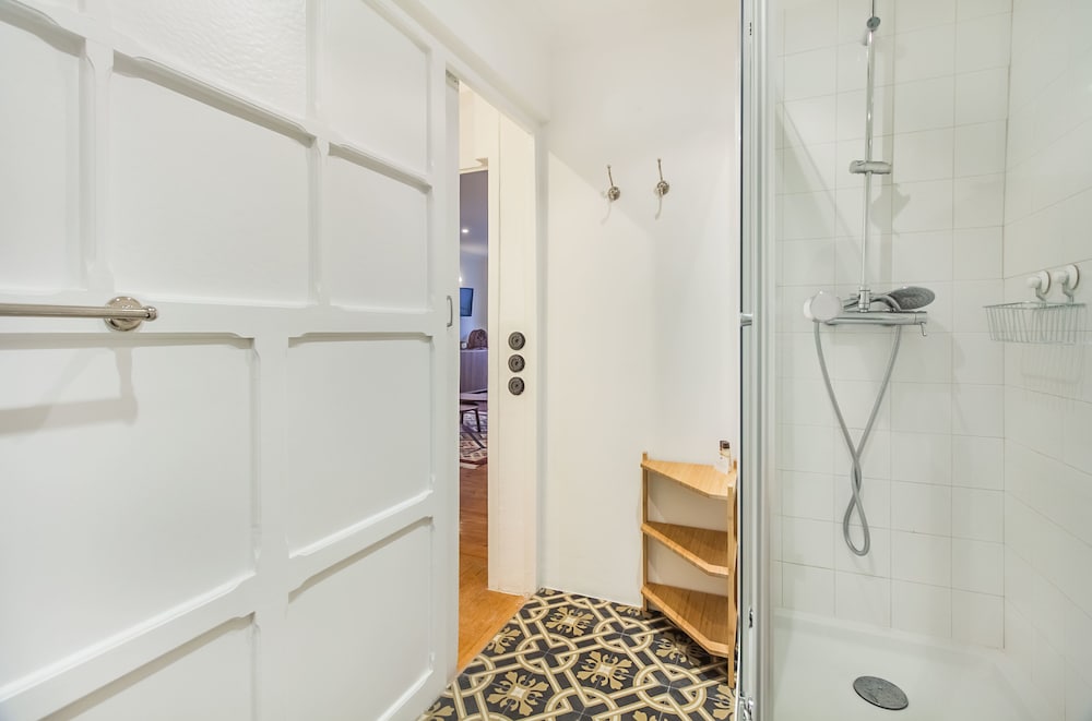 Фото Unique and Stylish Flat in Historic Lisbon