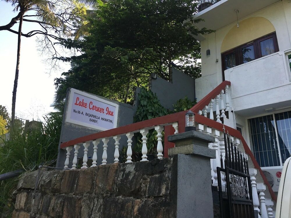 Фото Lake Corner Inn