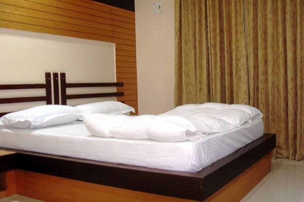 Фото Hotel Hilltop International