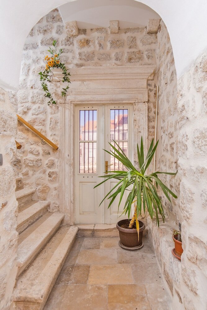 Фото Apartment & Room Joy