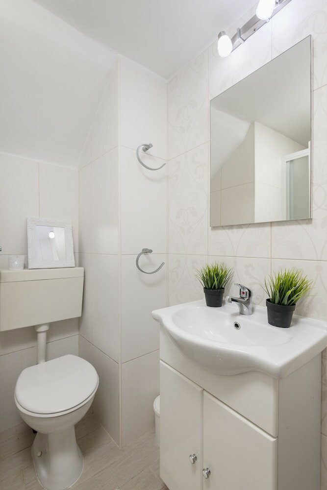 Фото Old Town Center Studio Apartments